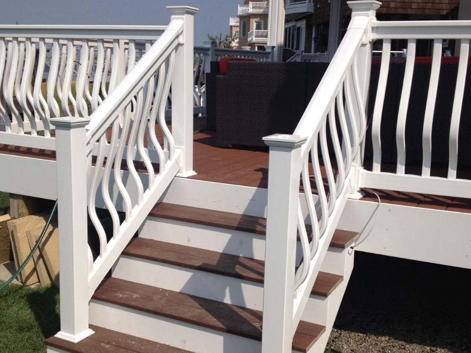 Vinyl railings in Surf City, New Jersey